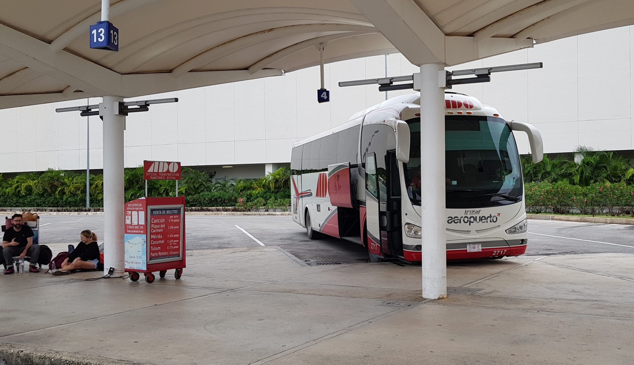 cancun bus from airport to hotel zone